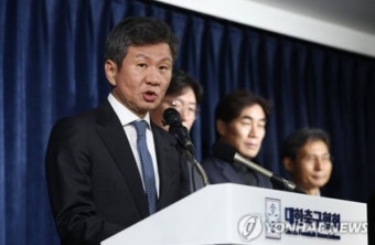 홍명보호 닻 올릴 때, 정몽규 축협회장 '4선 돛'에 상처 났다