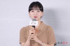 원진아, 단아한 매력