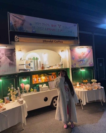 현아, 컴백 앞두고 전한 근황…남편 용준형에 볼 뽀뽀 '행복한 신혼부부'