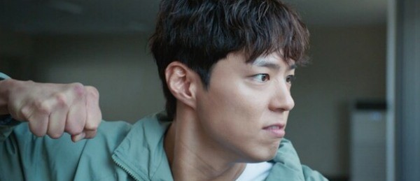 박보검, 굿보이에서 블랙 히어로로 변신하며 오정세 카르텔에 맹공! - 시청률 6.1% 달성, 시청자들 열광