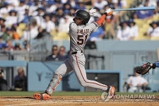 10타수 8땅볼치던 이정후, 2타점 3루타로 한숨 돌리다 [초점]