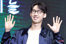 이상진, 두 주먹 불끈
