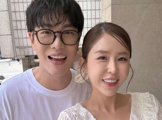 문원, 코요태 멤버 신지에 대한 팬 악플 고소 논란 해명하여 고소하지 않다 - 팬들과의 신뢰 회복 노력