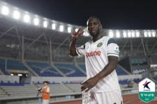 김포FC, 잔디 바꾼 솔터서 꿈의 홈 개막전… 전남 상대로 4연승 노려