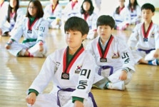 전교생 모두 태권! 심신 단련에 최고예요