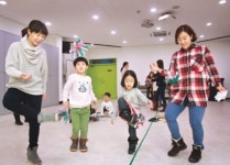 엄마랑 나랑 누가누가 잘 차나?