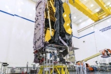 인류 최대 우주망원경 제임스웹  마침내 발사장으로