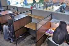 학원·독서실 등 한칸 띄어 앉으세요