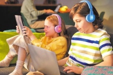 잘 듣는 것이 인격?··· 귀 건강 챙기세요