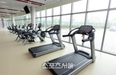 [SS포토]개방감 큰 LG 챔피언스 파크의 체력단련실