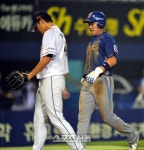 [SS포토]지석훈과 이용찬 