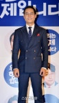 사천형제국밥정촌점삼천포두울 | [SS포토] '우리는 형제입니다', 김성균 '삼천포의 수트 간지'