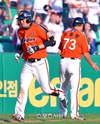 [SS포토]추격솔로홈런 송광민 '아직 갈길이 멀지만'