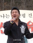 트로트가수 하동진, 수감자 석방 빌미로 수천만 원 챙겨…구속 기소