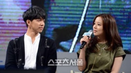 [SS포토]오늘의 연애 이승기+문채원, 잘 어울리죠