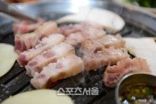 [스포츠서울]고기박사 최계경의 육도락기행=78번의 칼질, 제주흑돼지와 만났다 해운대 시골한우시골돼지
