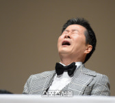 [SS포토] 태진아 기자회견, 아...눈물이 앞을 가려...