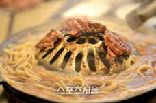 [고기박사 최계경의 육도락 기행]부드럽고 깊은 갈비맛의 향연, 해운대 암소갈비