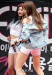 [SS포토] EXID 하니, 재킷 벗으며 어깨선 드러내는 댄스!