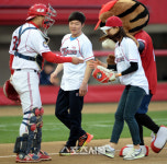 [SS포토]세팍타크로 전영만 심수연, KIA의 연승을 기원하며