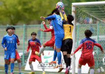 [SS포토] 경남 로봇고 GK 김유미 