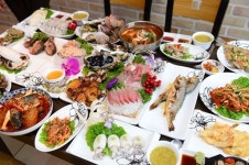 [스포츠서울 고객신뢰도대상: 해녀해물다찌] 신선한 제철 해물을 코스처럼 제공하는 통영 선술집의 대가