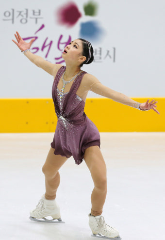 女피겨 기대주 신지아, 세계주니어선수권 쇼트 2위…김연아 이후 16년 만 '메달 보인다'
