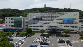 완도군, 외국인 계절 근로자 첫 입국 ‘어가 인력난 해소 기대’
