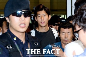 [TF포토] 손흥민, '인천AG 불발… 굳은 표정으로 귀국'