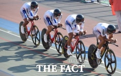 [TF포토] 사이클 男 단체추발 결승 진출