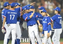 [TF포토] 한국, 홍콩에 12-0 7회 콜드게임 승