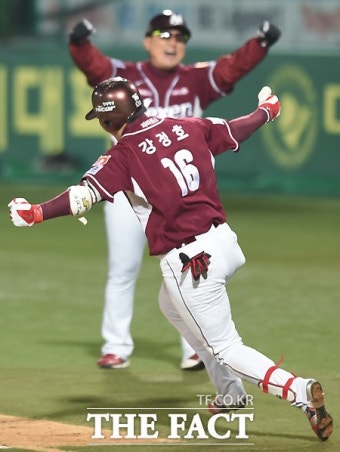 [한국시리즈 1차전] '강정호 결승포' 넥센, 삼성 4-2로 제압 '77.4% 확률 잡았다'