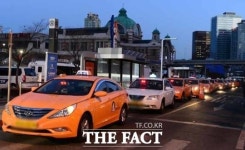택시 승차거부 삼진아웃, 신고하려면 스마트폰 들고…