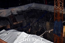 [TF포토] 무너져 내린 사당종합체육관