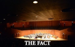 [TF포토] THE FACT-금난새와 뉴월드 필하모니가 함께하는 Happy Classic Concert