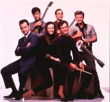 댓 씽 유 두, 물거품 인기 그렸다 신랄한 풍자