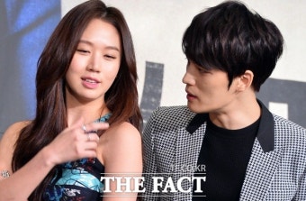 김재중, 데뷔한 뒤 11년 동안 열애설 없이 깔끔하게 입대