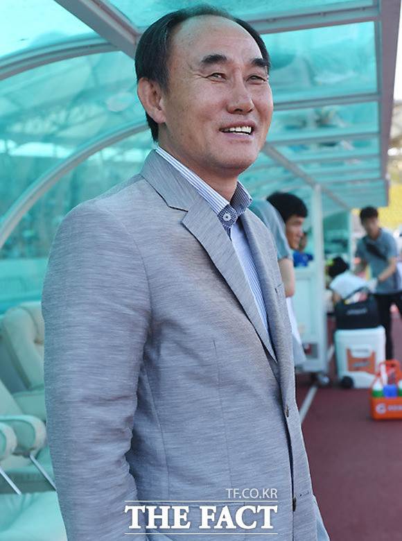 K리그1, 최연장 vs 최연소 감독 대결! 제주SK 김학범 vs 강원FC 정경호, 이목 집중