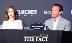 [TF포토] 에밀리아 클라크-아놀드 슈왈제네거, 