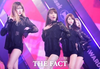 [TF 클릭] 나인뮤지스, '축구선수 유혹하는 섹시한 몸짓'