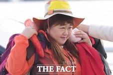 [TF 클릭] 왕새우와 함께 떠나요…홍윤화, 제대로된 먹방을 보여줄게!