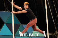 [TF사진관] 아찔한 공중 곡예 동춘 서커스가 서울광장에