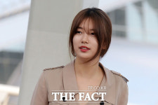 [TF포토] 함부로 귀여운 수지, 계절 앞서가는 패션 센스!