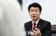 [TF인터뷰] 최고위 도전 與 정용기 25년 당 지킴이, 계파 척결에 제격