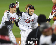 [TF화보] 김용의 끝내기LG, KIA 꺾고 준플레이오프 진출