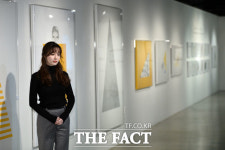 [TF사진관] 개인전 여는 구혜선 수줍은 구작가