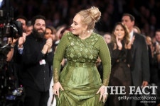  [그래미 어워드] 아델, 올해의 앨범상·노래상·레코드상 등 5관왕(종합)