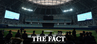 [TF포토] 고척스카이돔 신규 전광판 성능은 홈런