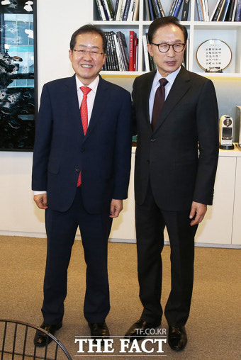 [TF포토] 이명박 전 대통령 예방하는 홍준표 자유한국당 대선 후보