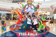 [TF포토] 스타필드 하남, 가정의 달 맞아 축제의 옷 입는다